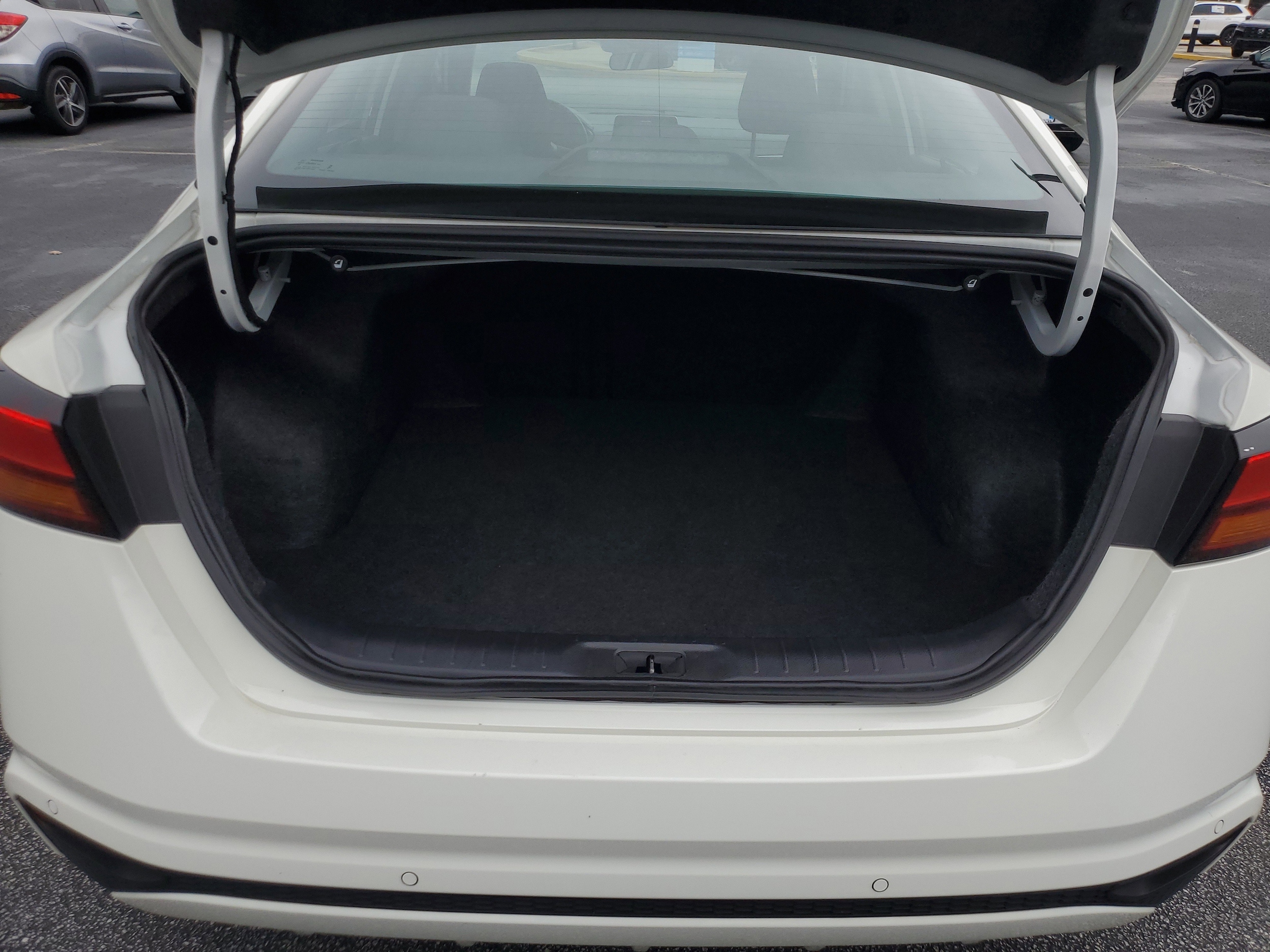 2025 Nissan Altima SV - Photo 8