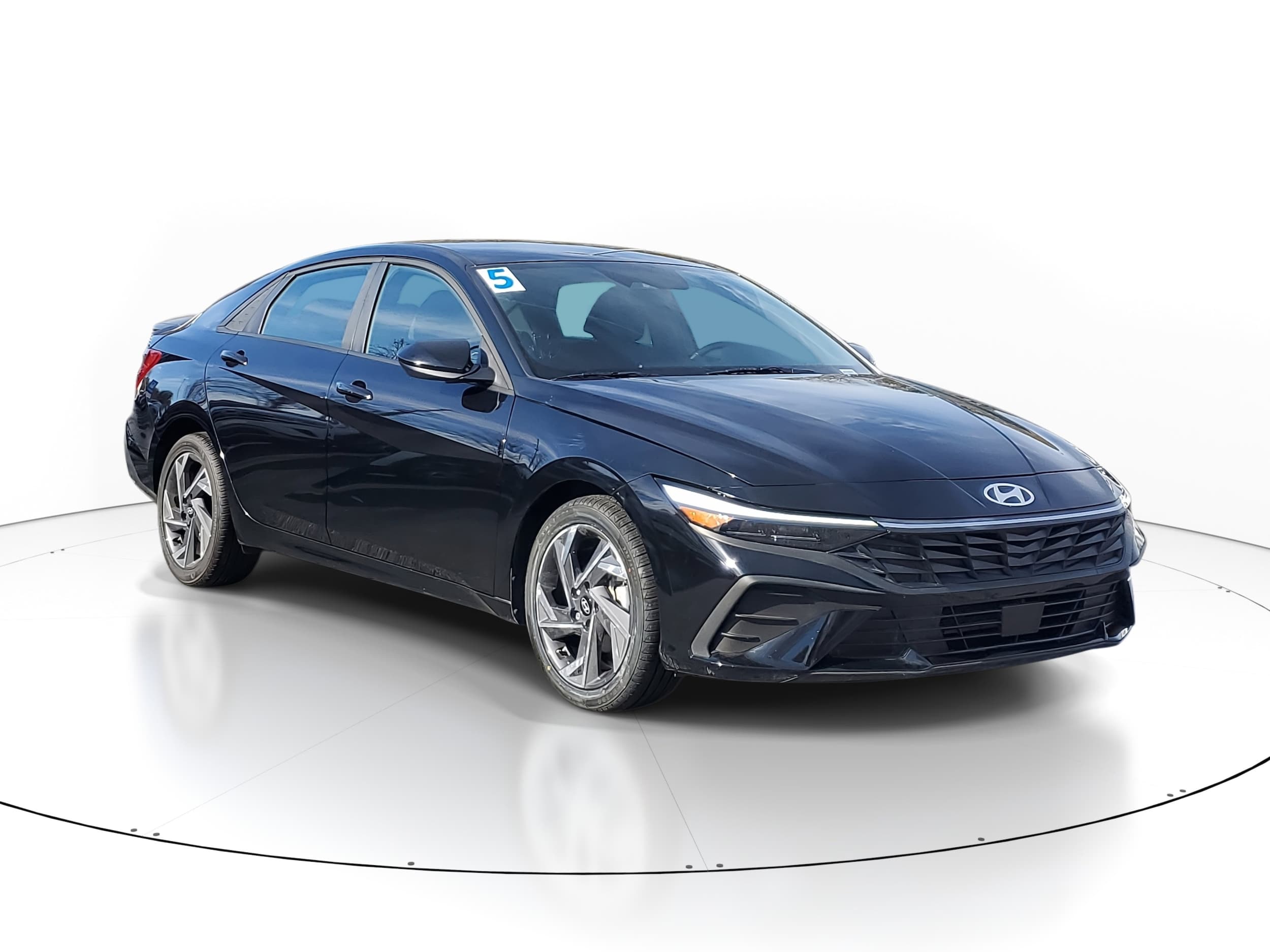 2025 Hyundai Elantra SEL's photo