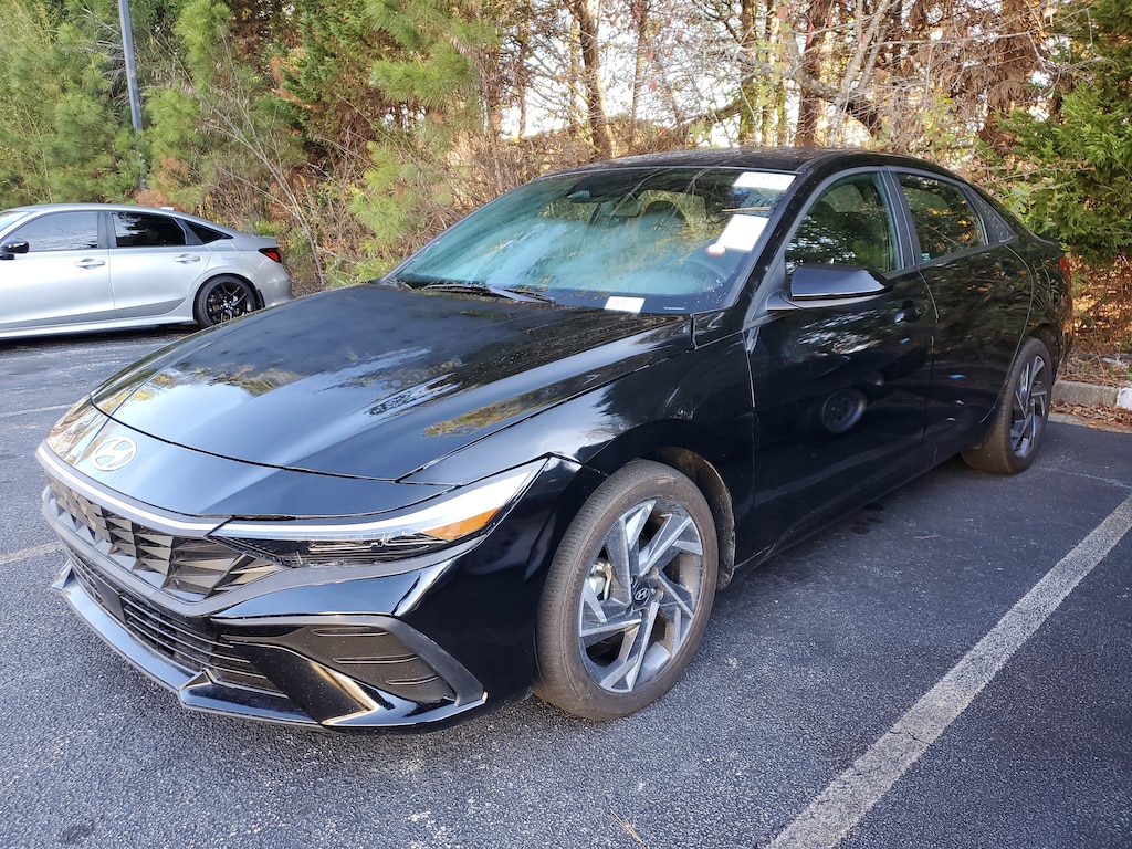 Used 2025 Hyundai Elantra SEL Sport Sedan
