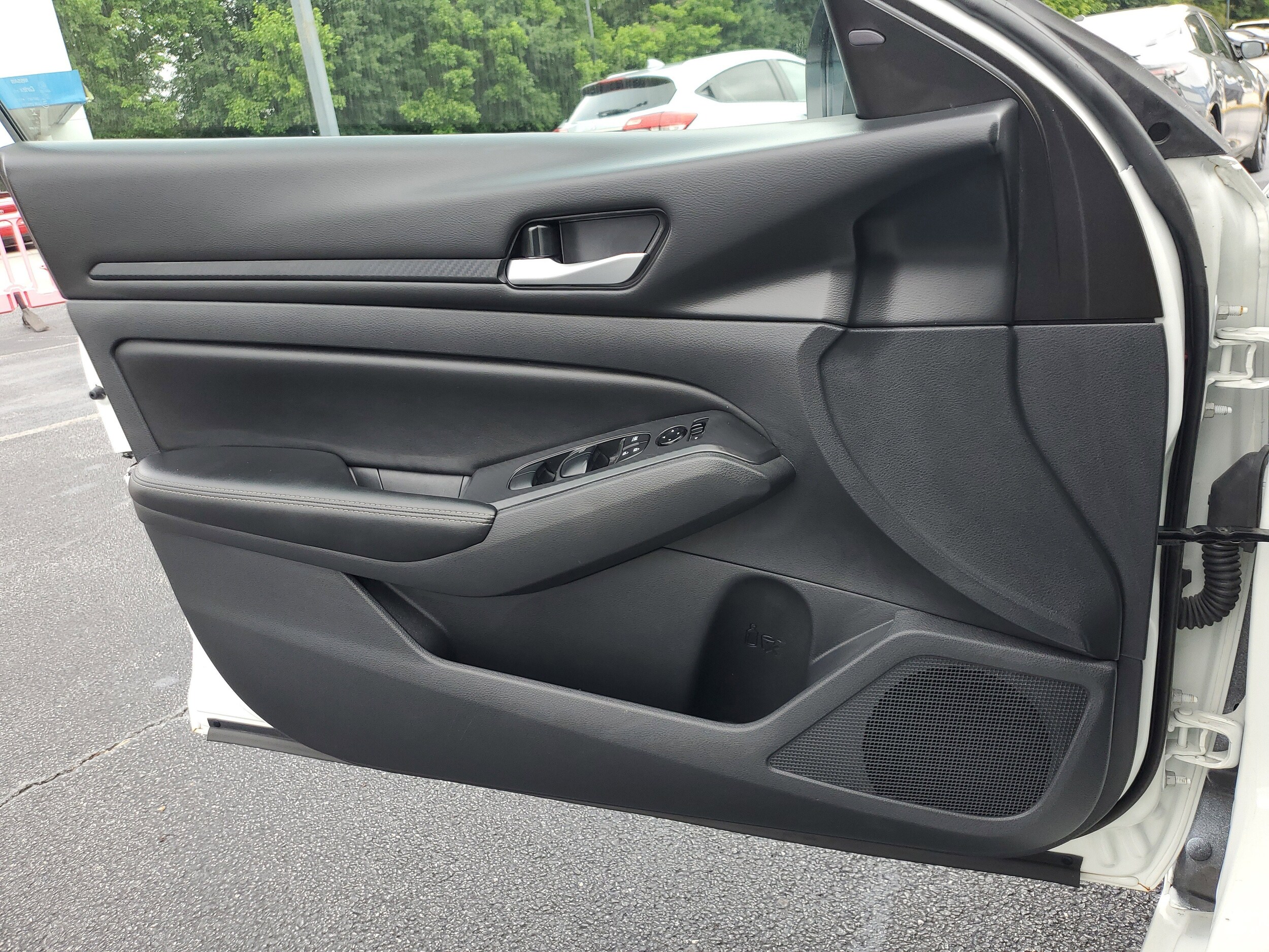 2025 Nissan Altima SV - Photo 29