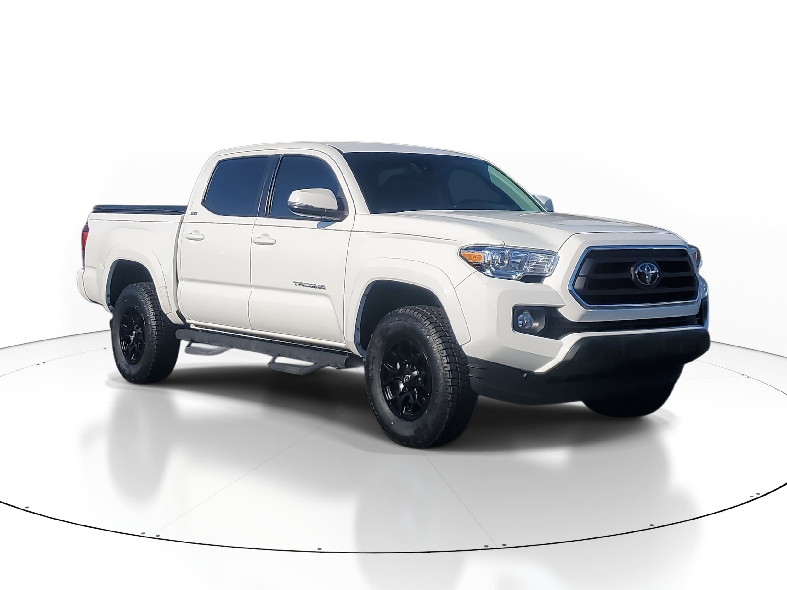 2022 Toyota Tacoma SR5's photo