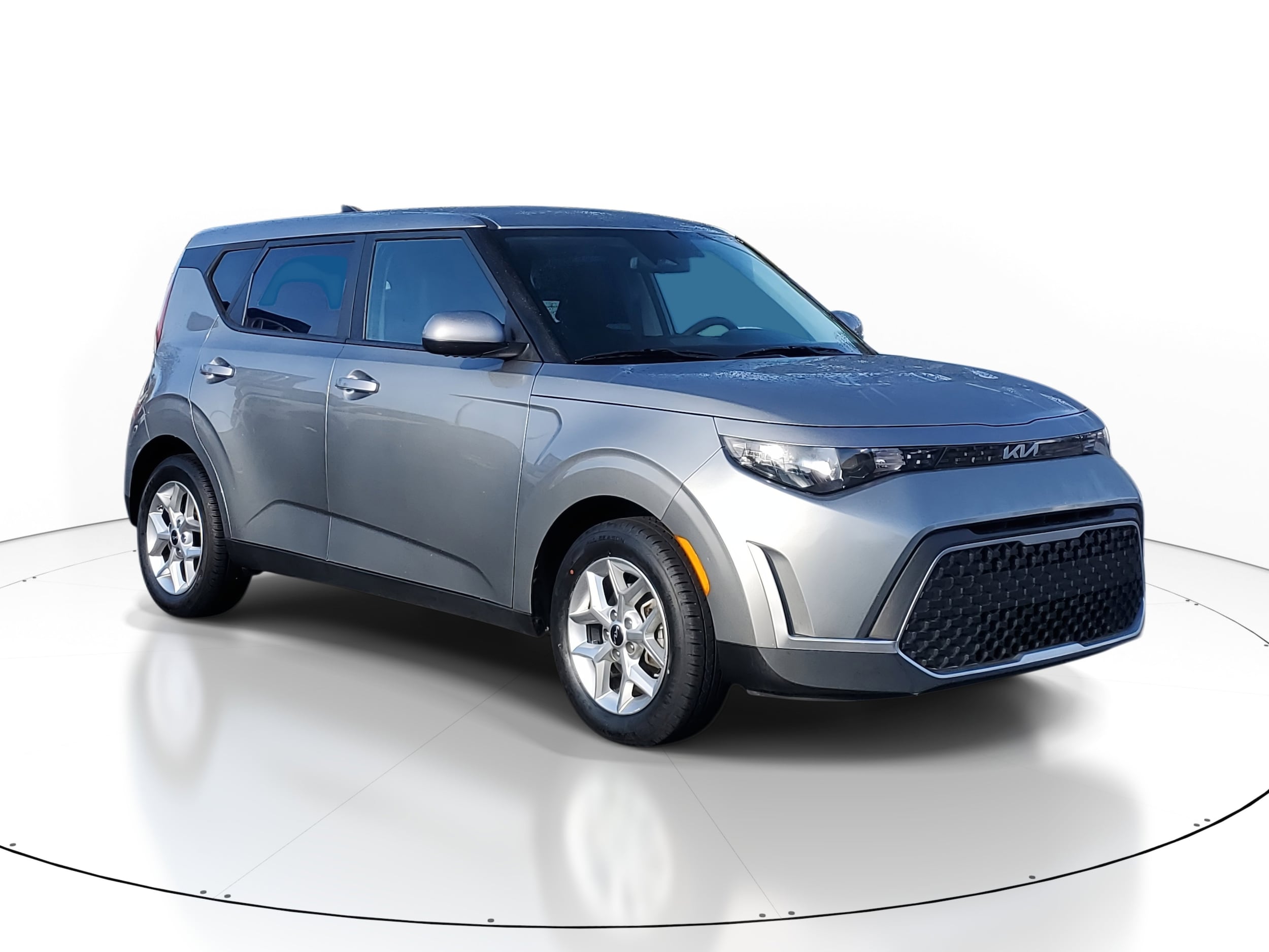 2024 Kia Soul LX's photo