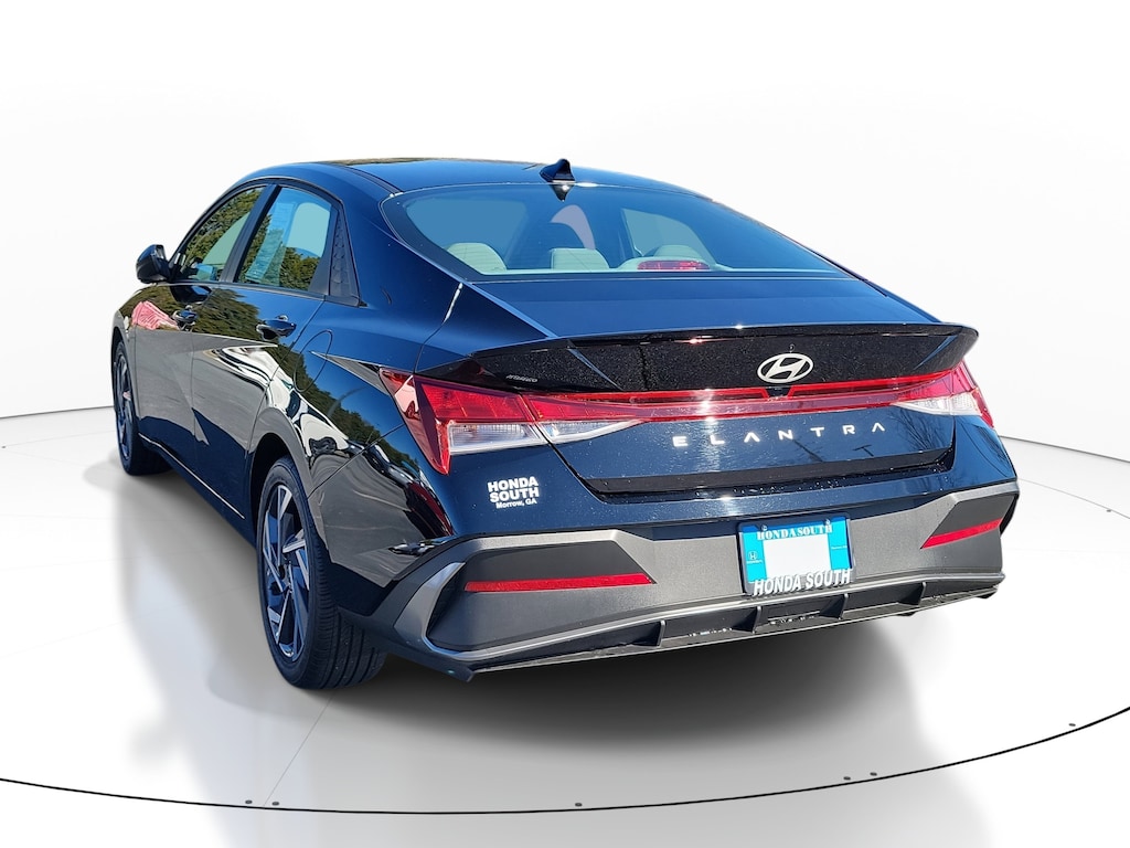 Used 2025 Hyundai Elantra SEL Sport Sedan