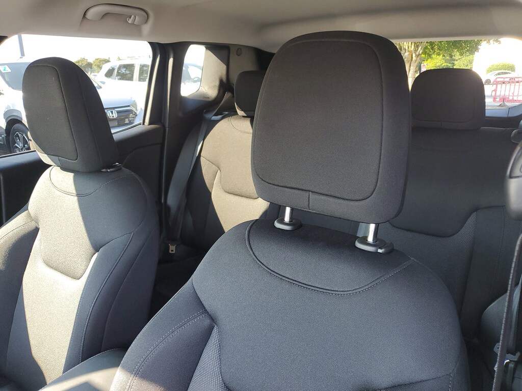 2023 Jeep Renegade Latitude Upland photo 13