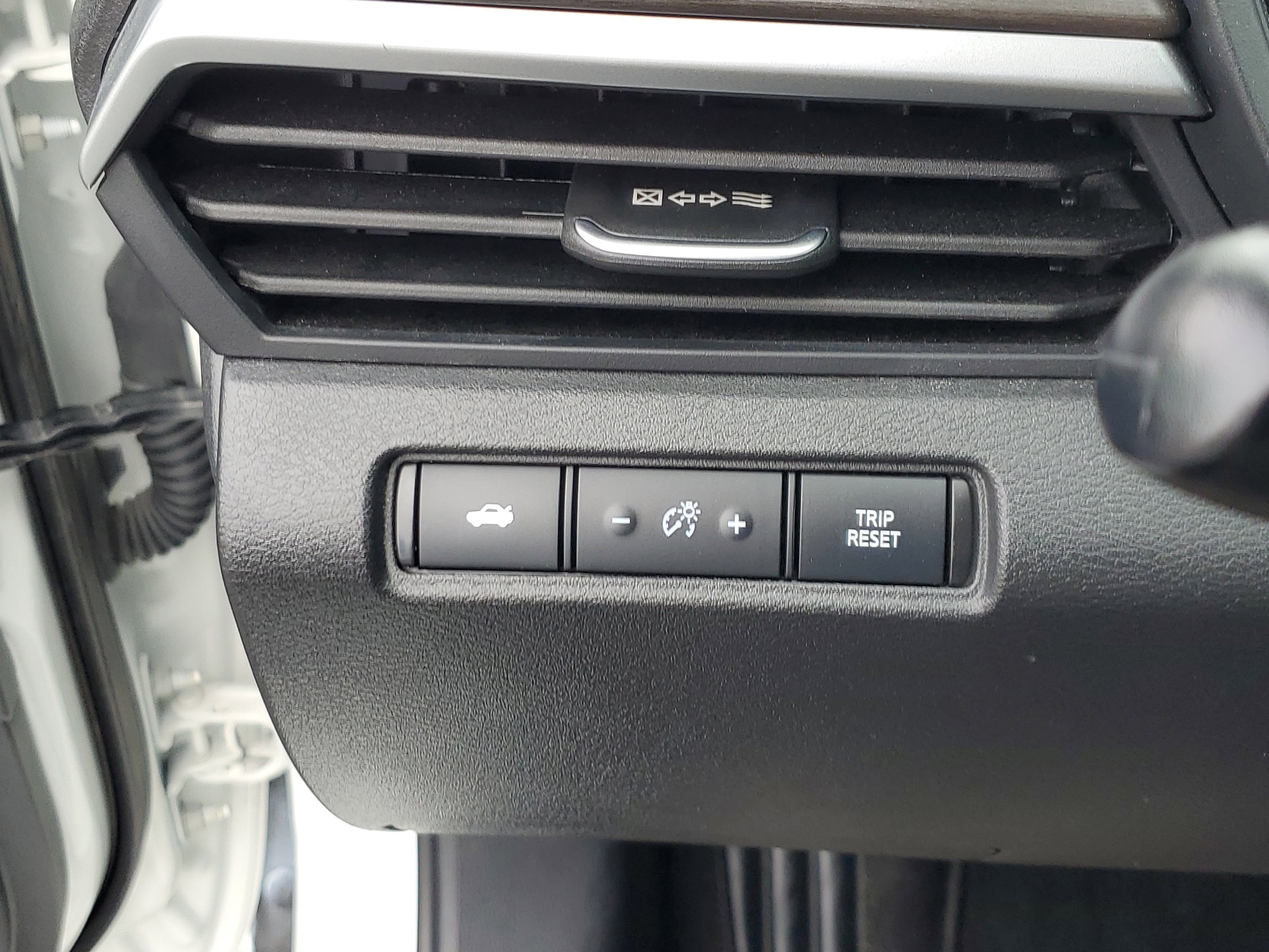 2025 Nissan Altima SV - Photo 28