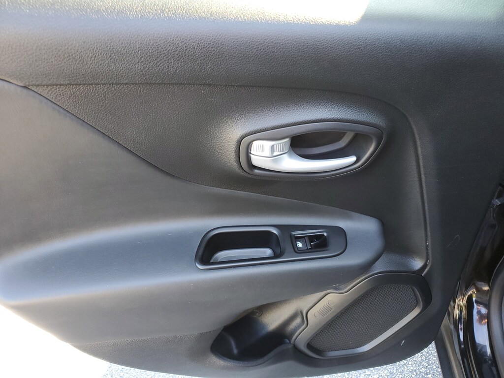 2023 Jeep Renegade Latitude Upland photo 10