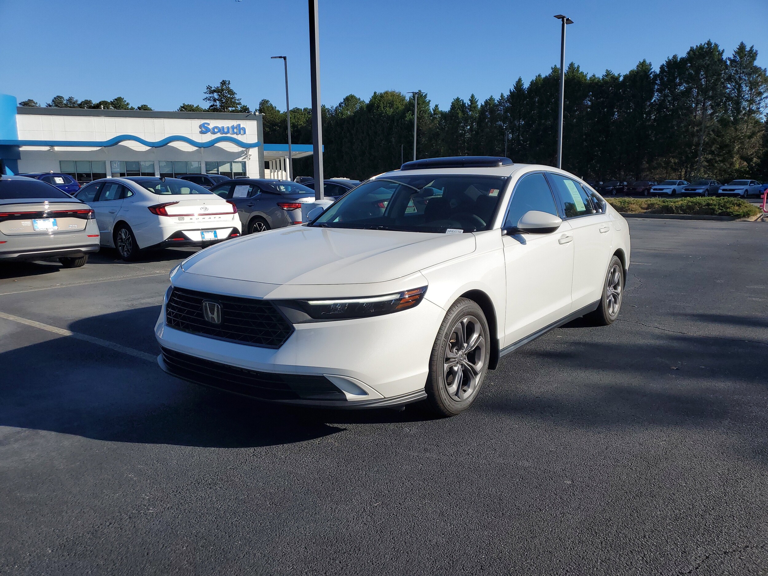 2023 Honda Accord EX 1.5T photo 2