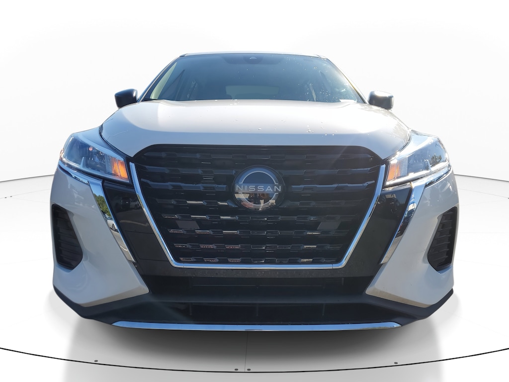 2024 Nissan Kicks S photo 2