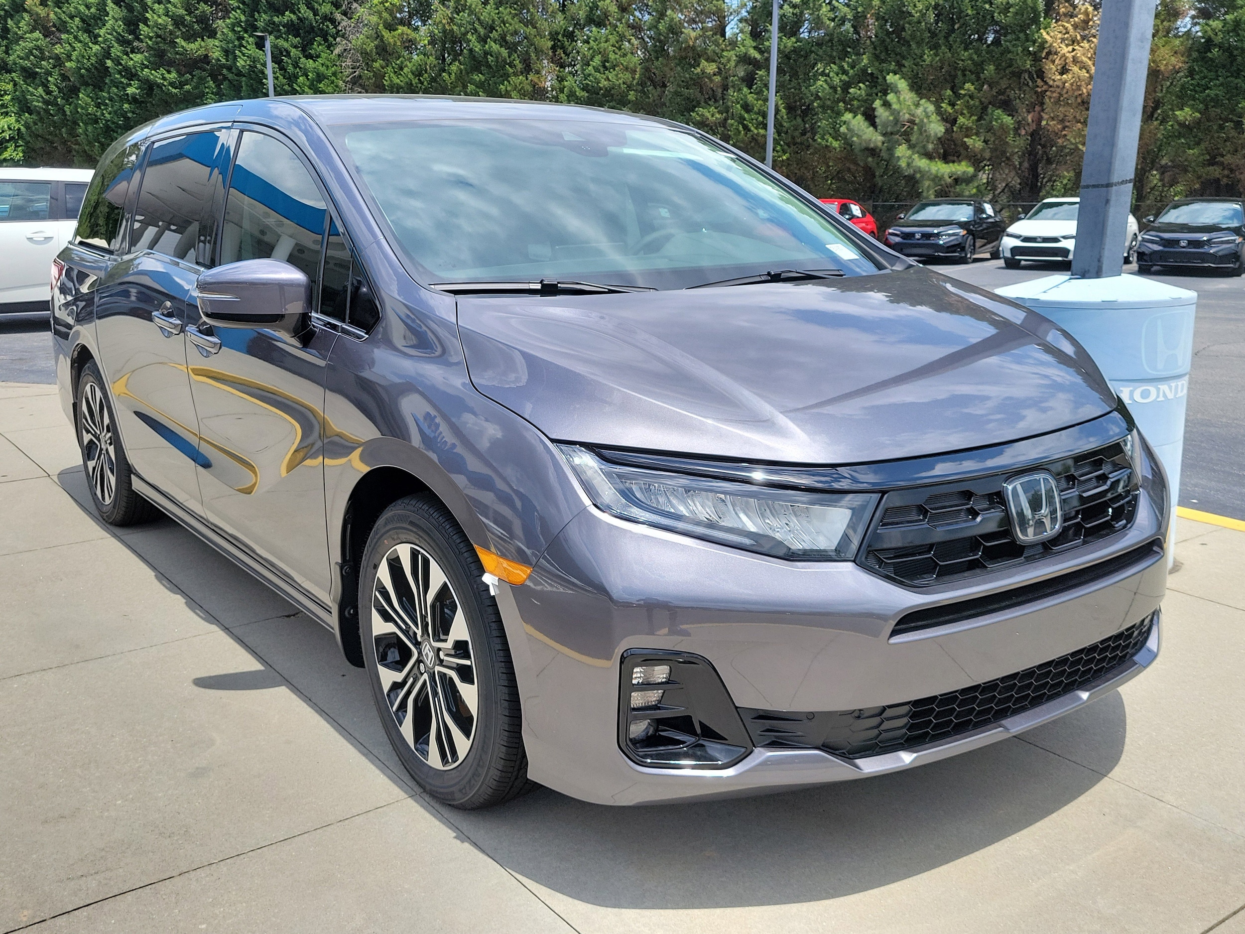2026 Honda Odyssey Elite's photo