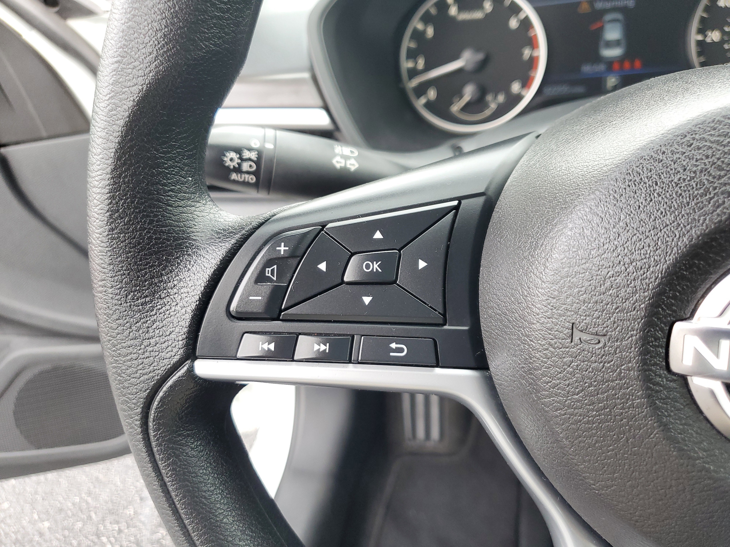 2025 Nissan Altima SV - Photo 26