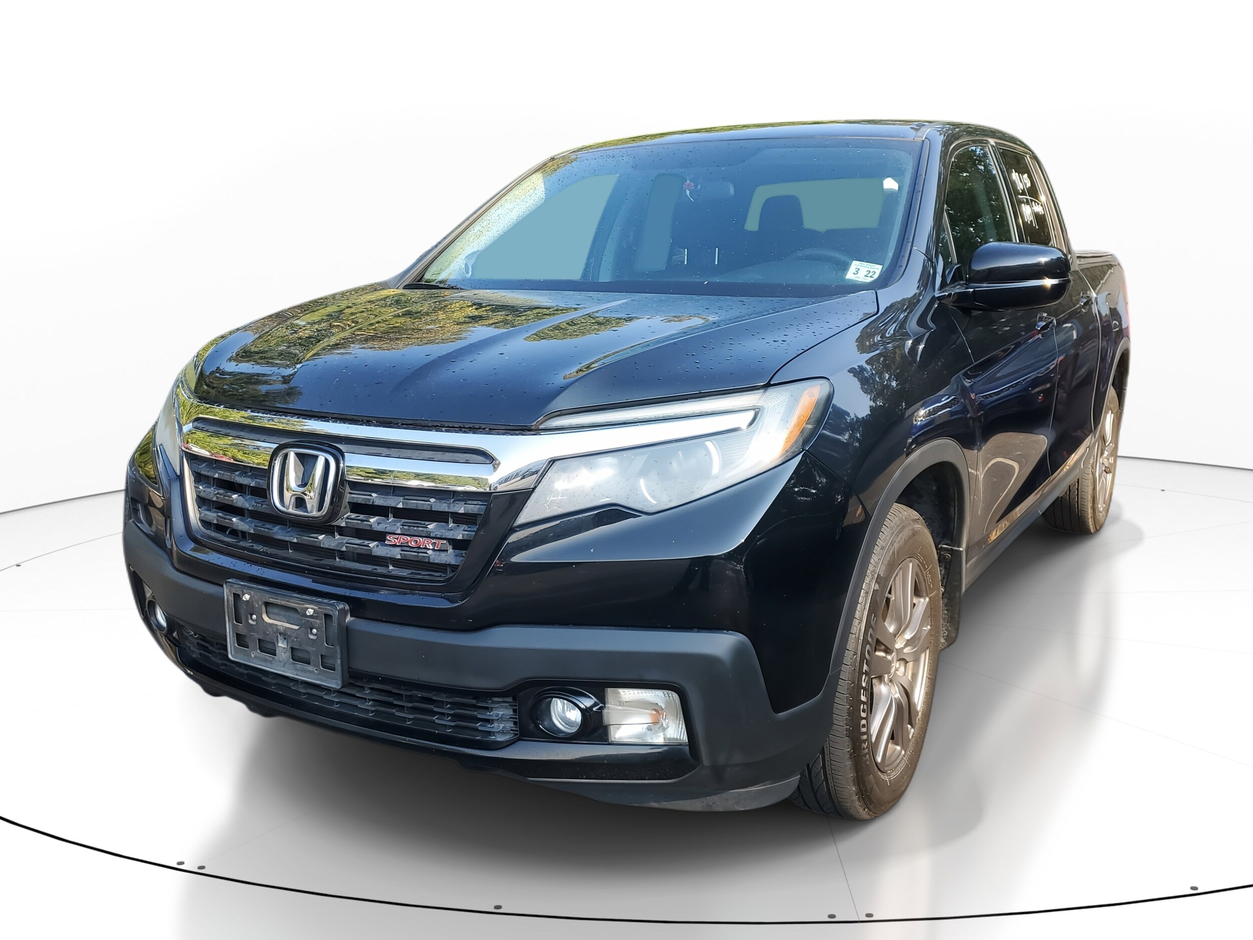 2017 Honda Ridgeline Sport photo 3