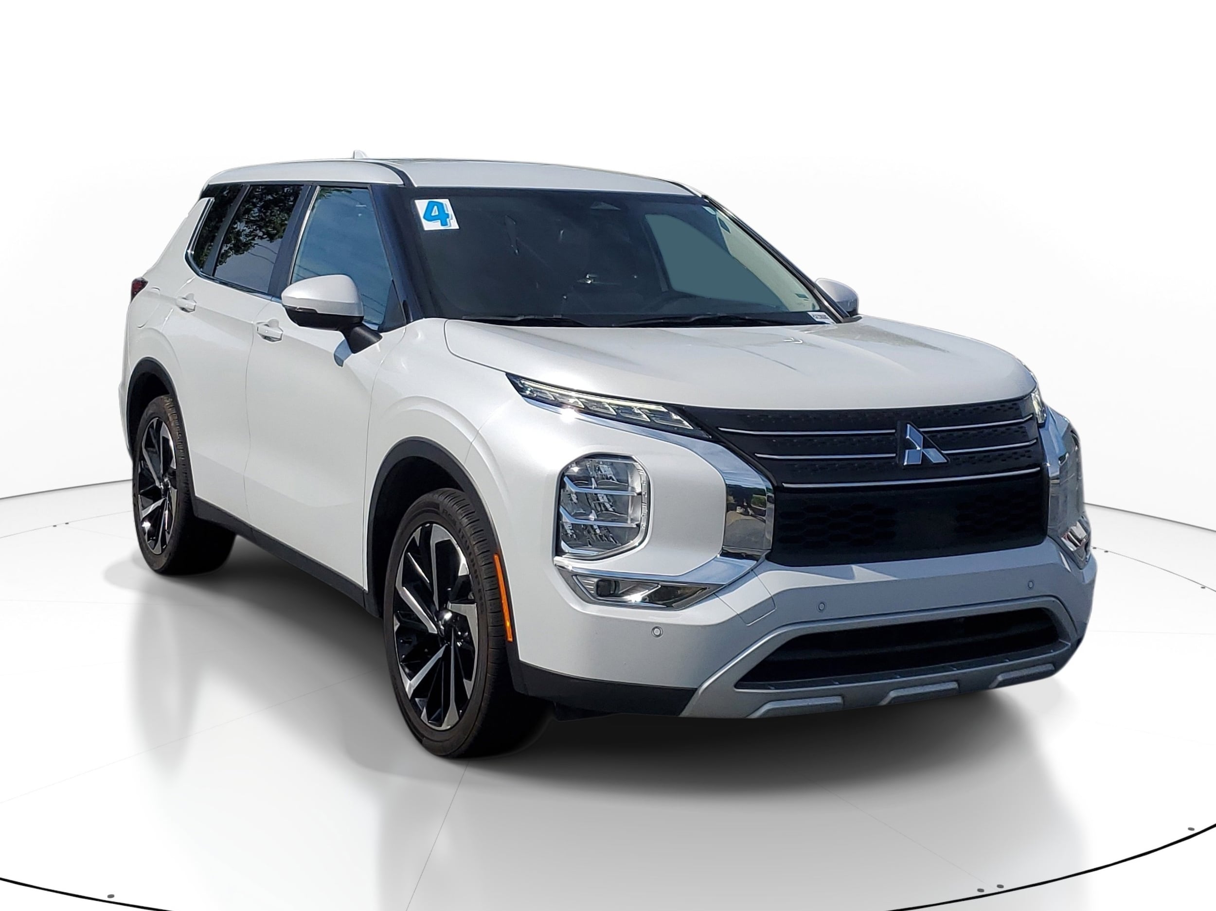 2024 Mitsubishi Outlander SE 2WD's photo