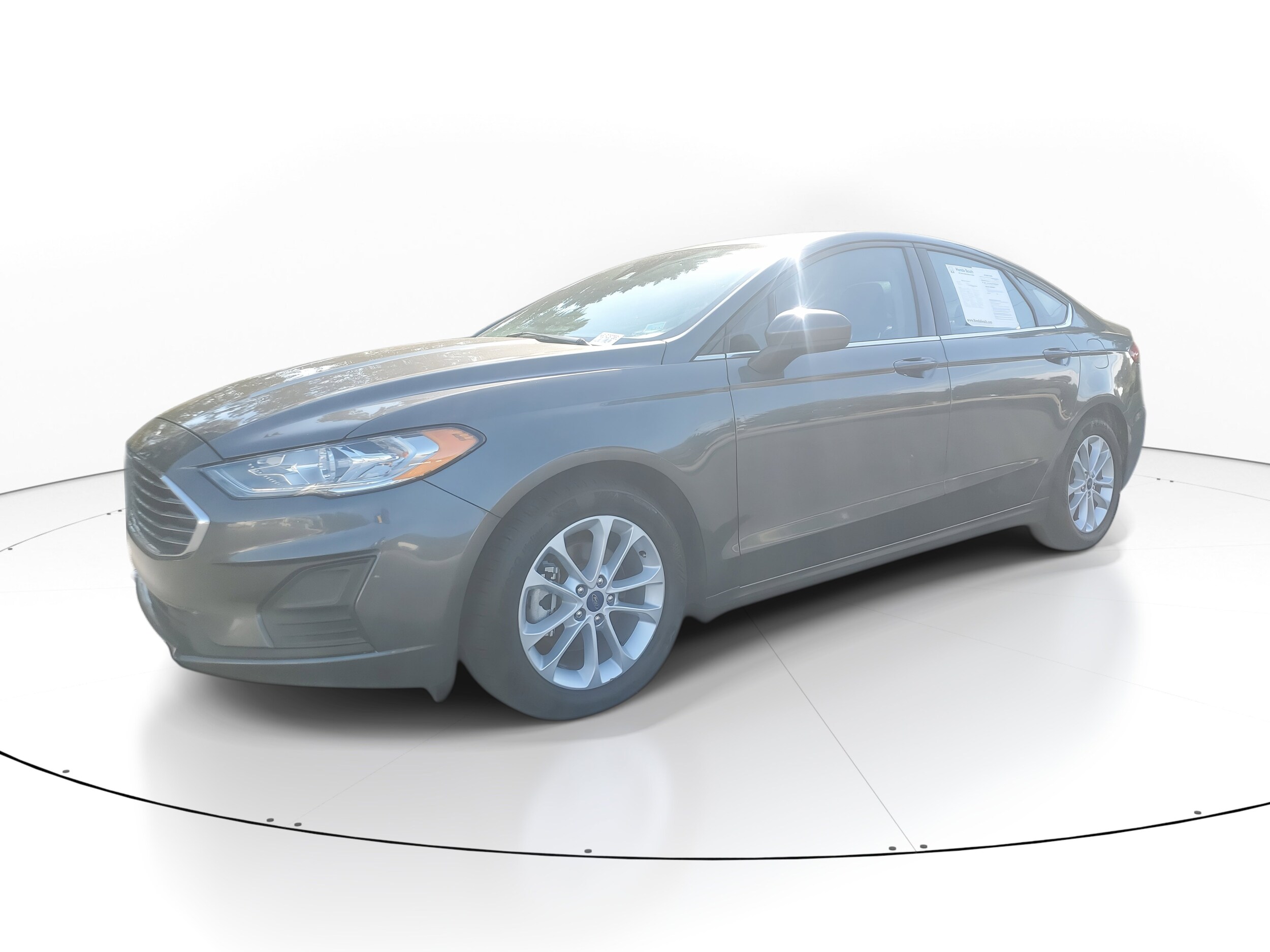 2020 Ford Fusion SE photo 3