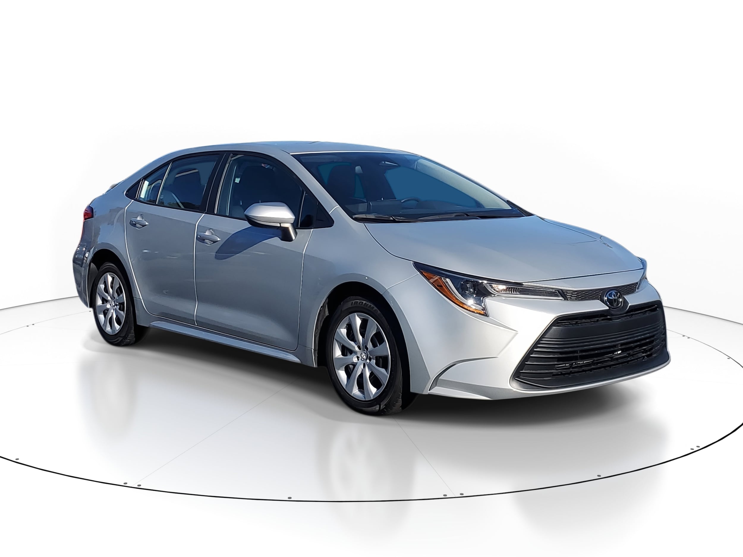 2024 Toyota Corolla LE's photo