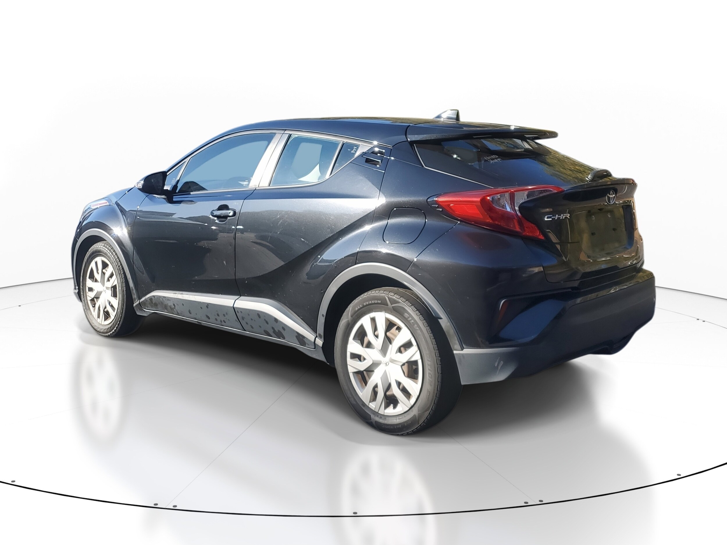 2021 Toyota C-HR photo 4