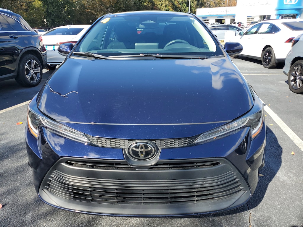 2024 Toyota Corolla LE photo 2