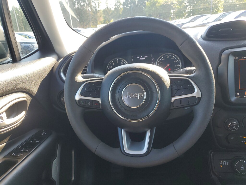 2023 Jeep Renegade Latitude Upland photo 18