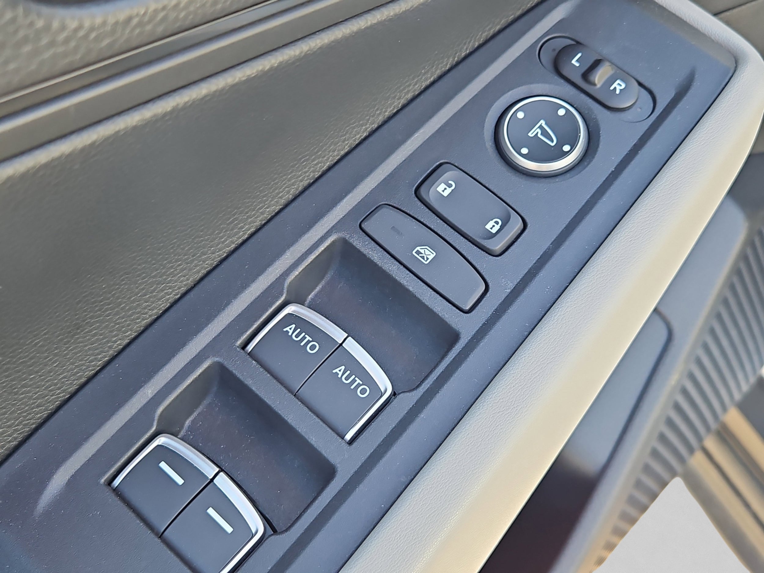 2025 Honda Accord LX - Photo 15