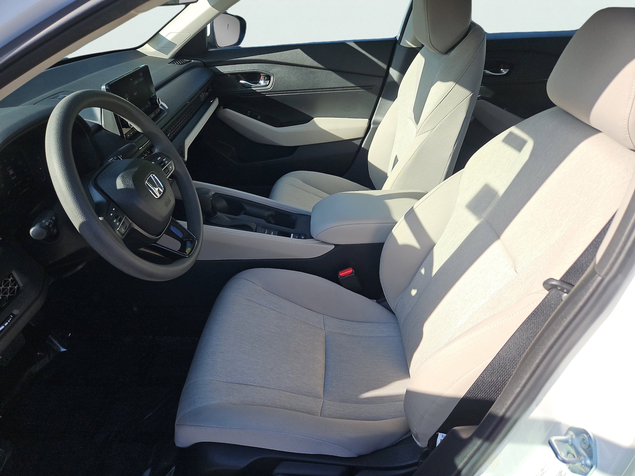 2025 Honda Accord LX - Photo 27