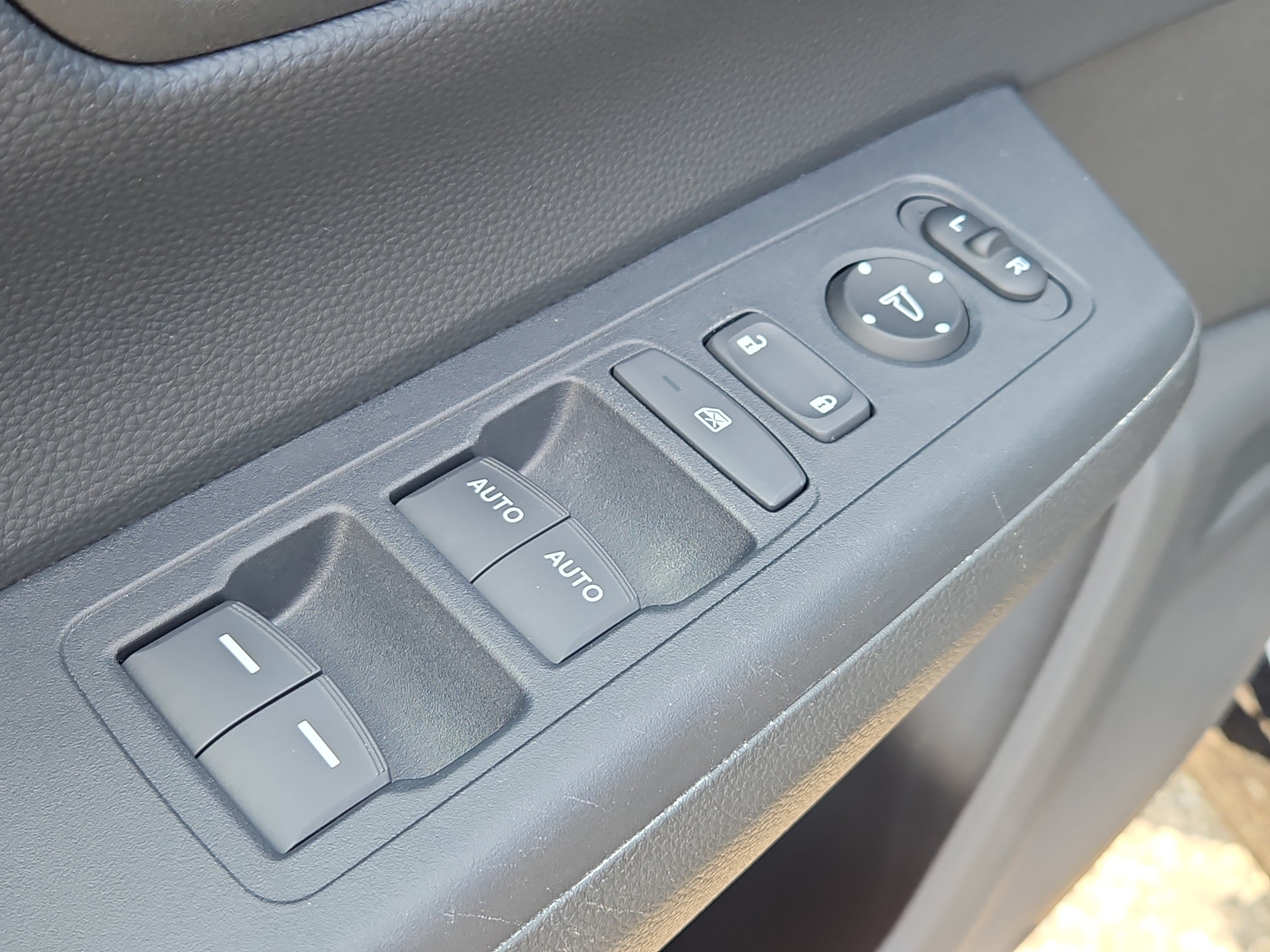 2024 Honda CR-V EX - Photo 13