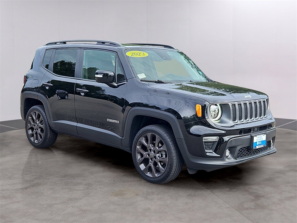 2023 Jeep Renegade Limited photo 2