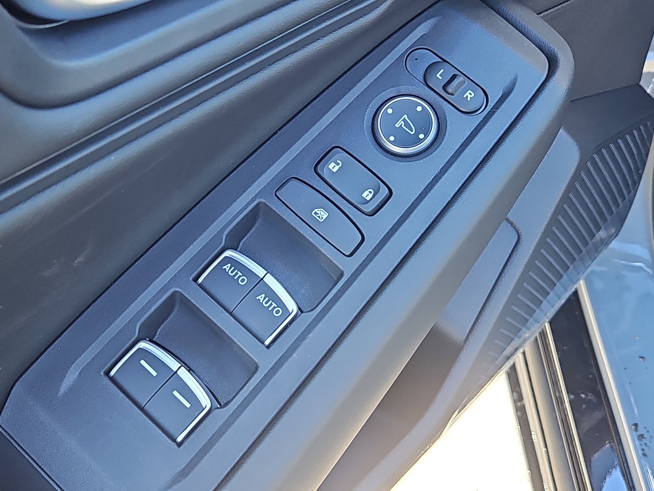 2026 Honda Accord Hybrid EX-L - Photo 15
