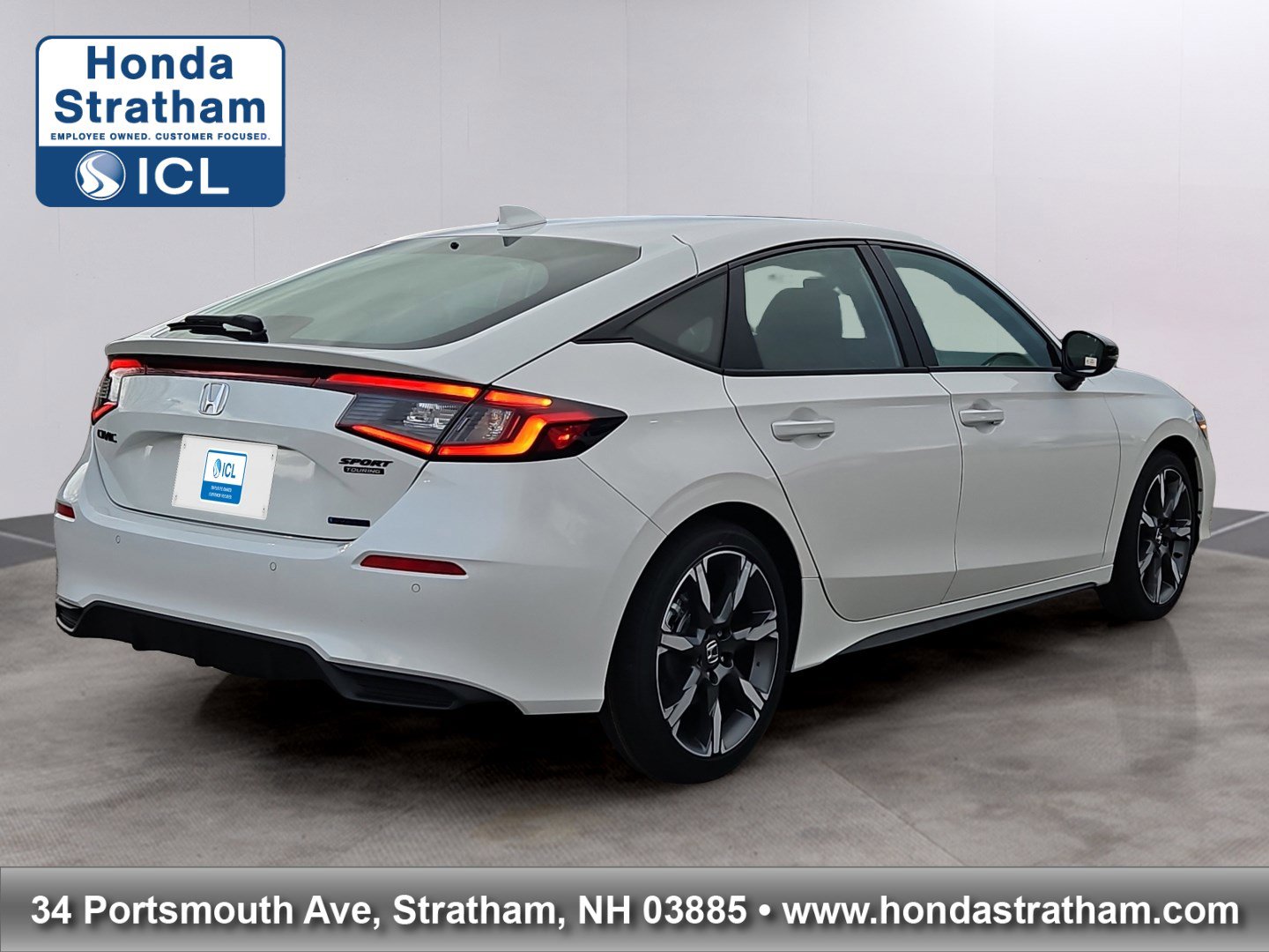 2026 Honda Civic Hatchback Hybrid Sport Touring photo 3