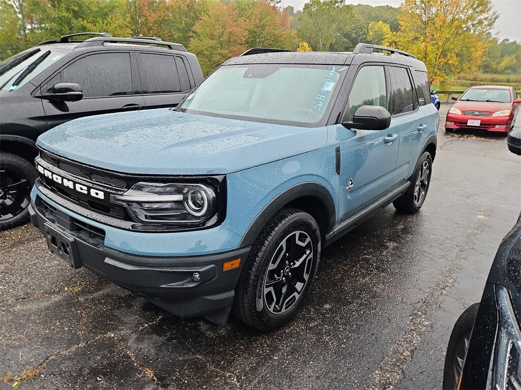 2021 Ford Bronco Sport Outer Banks photo 3