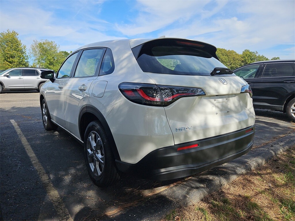 2025 Honda HR-V LX photo 4