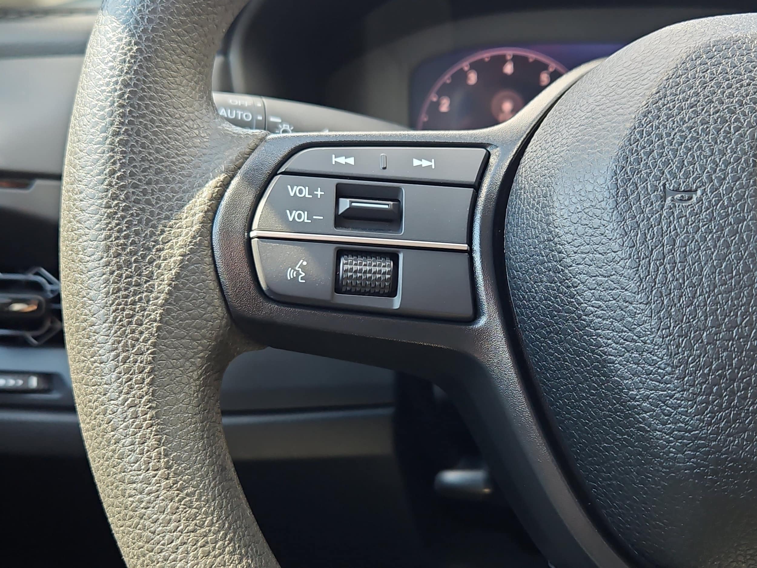 2024 Honda Accord LX - Photo 12