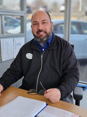 Staff member Tim Raymond from ID_4330b633de12