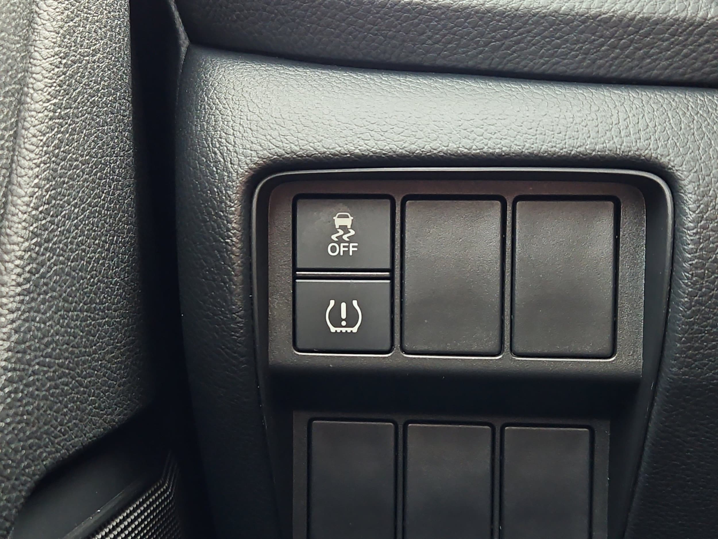 2018 Honda CR-V LX - Photo 9