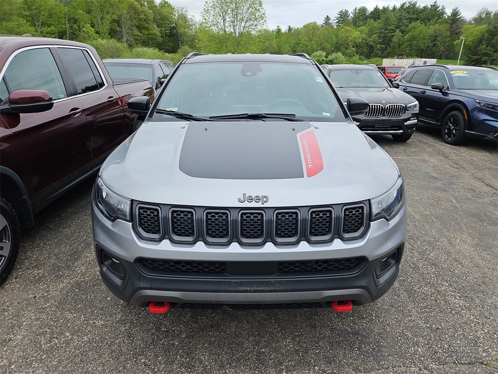 2023 Jeep Compass Trailhawk photo 2
