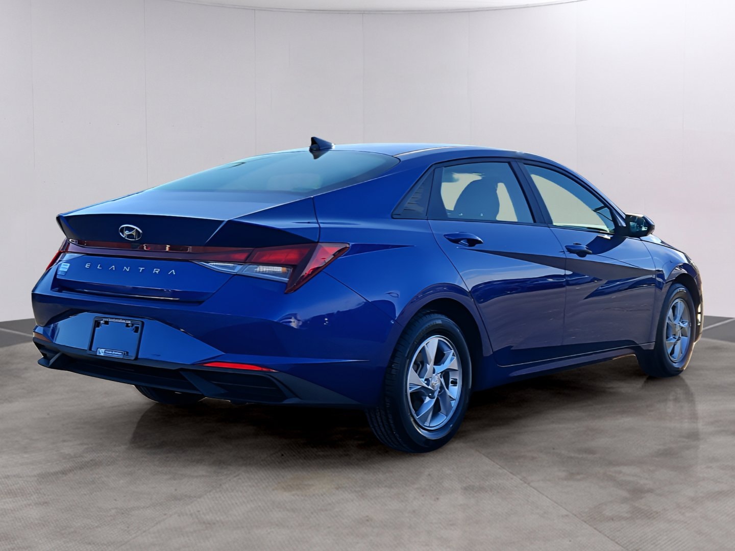 Used 2023 Hyundai Elantra SE with VIN KMHLL4AGXPU479615 for sale in Stratham, NH