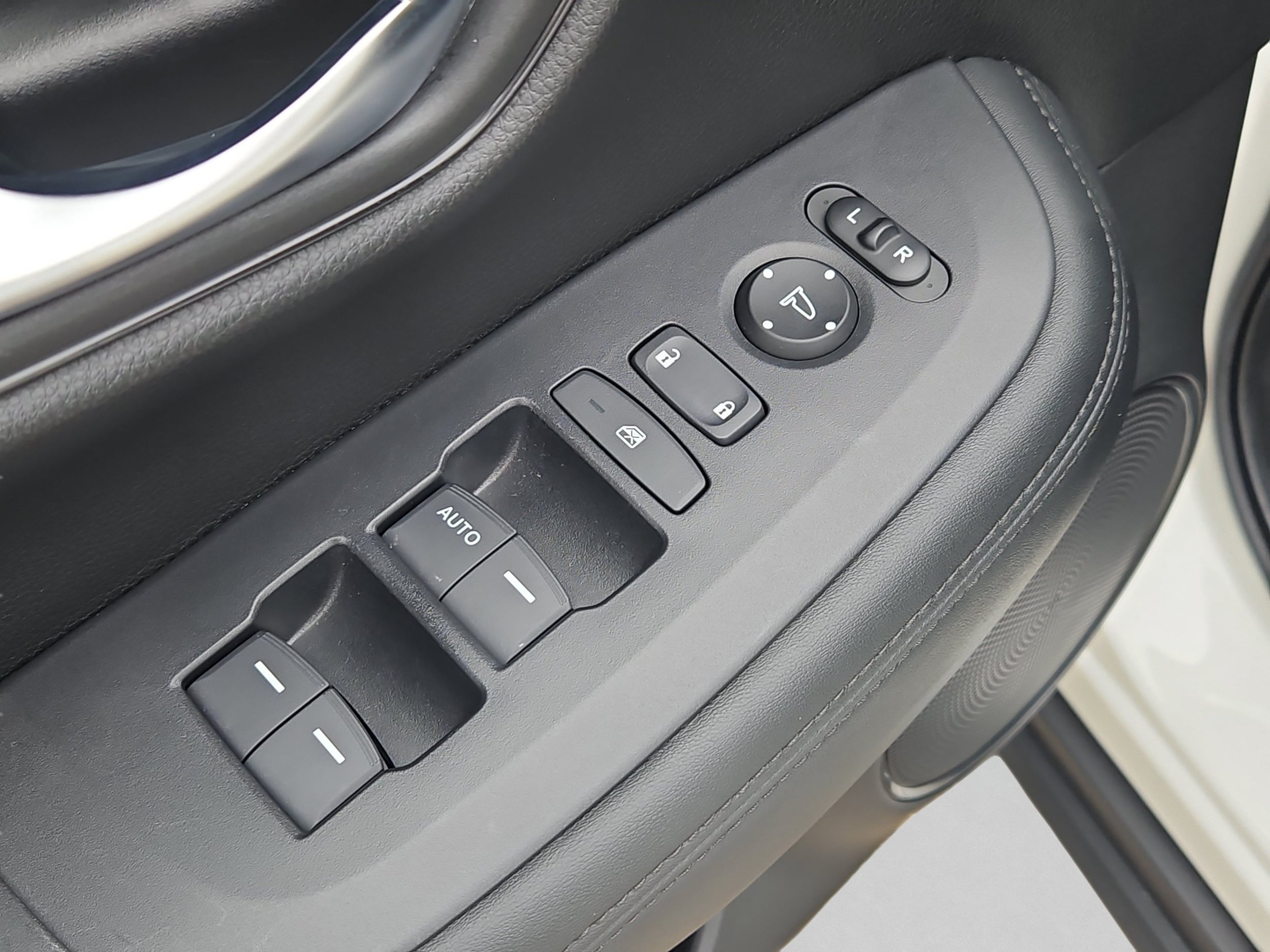 2023 Honda HR-V LX - Photo 14