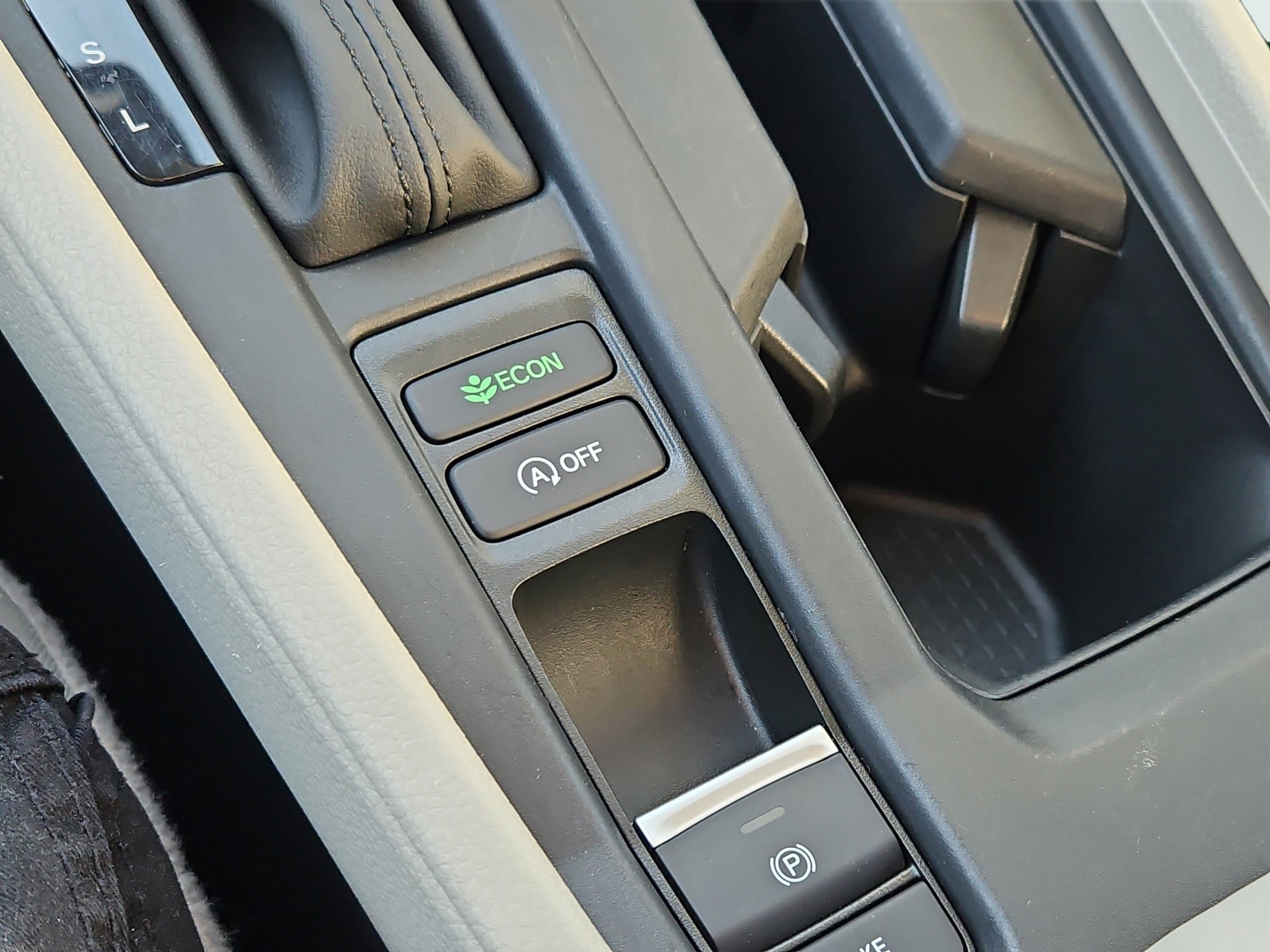 2025 Honda Accord LX - Photo 9