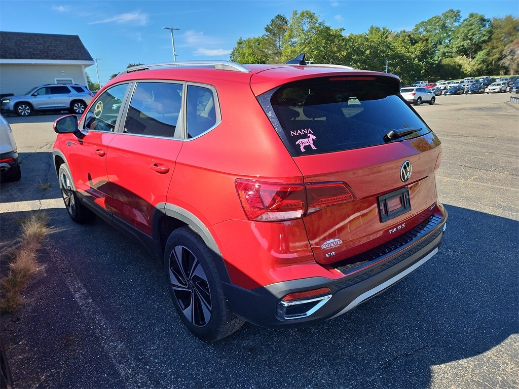 2024 Volkswagen Taos SE photo 3