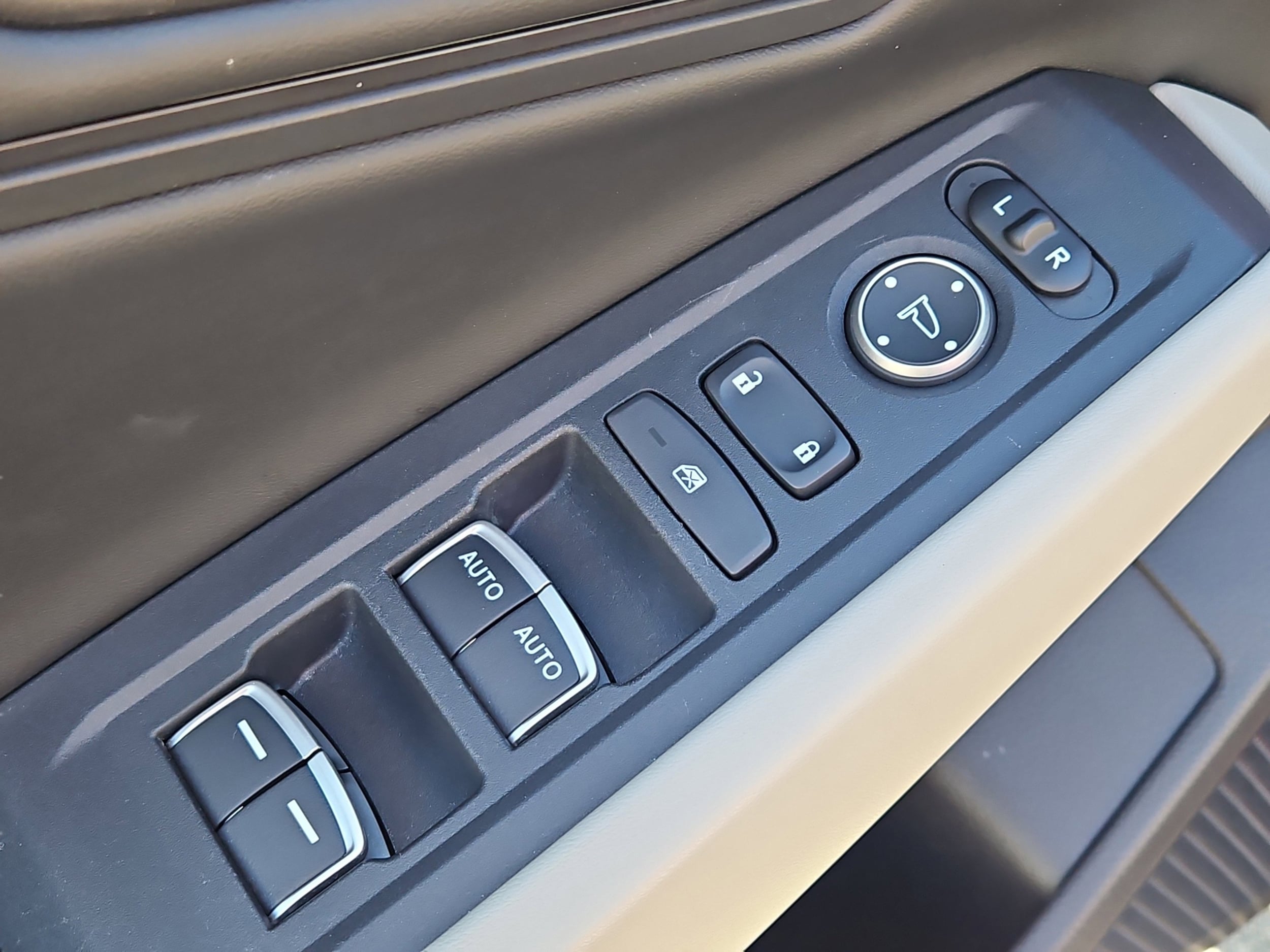 2023 Honda Accord EX - Photo 17