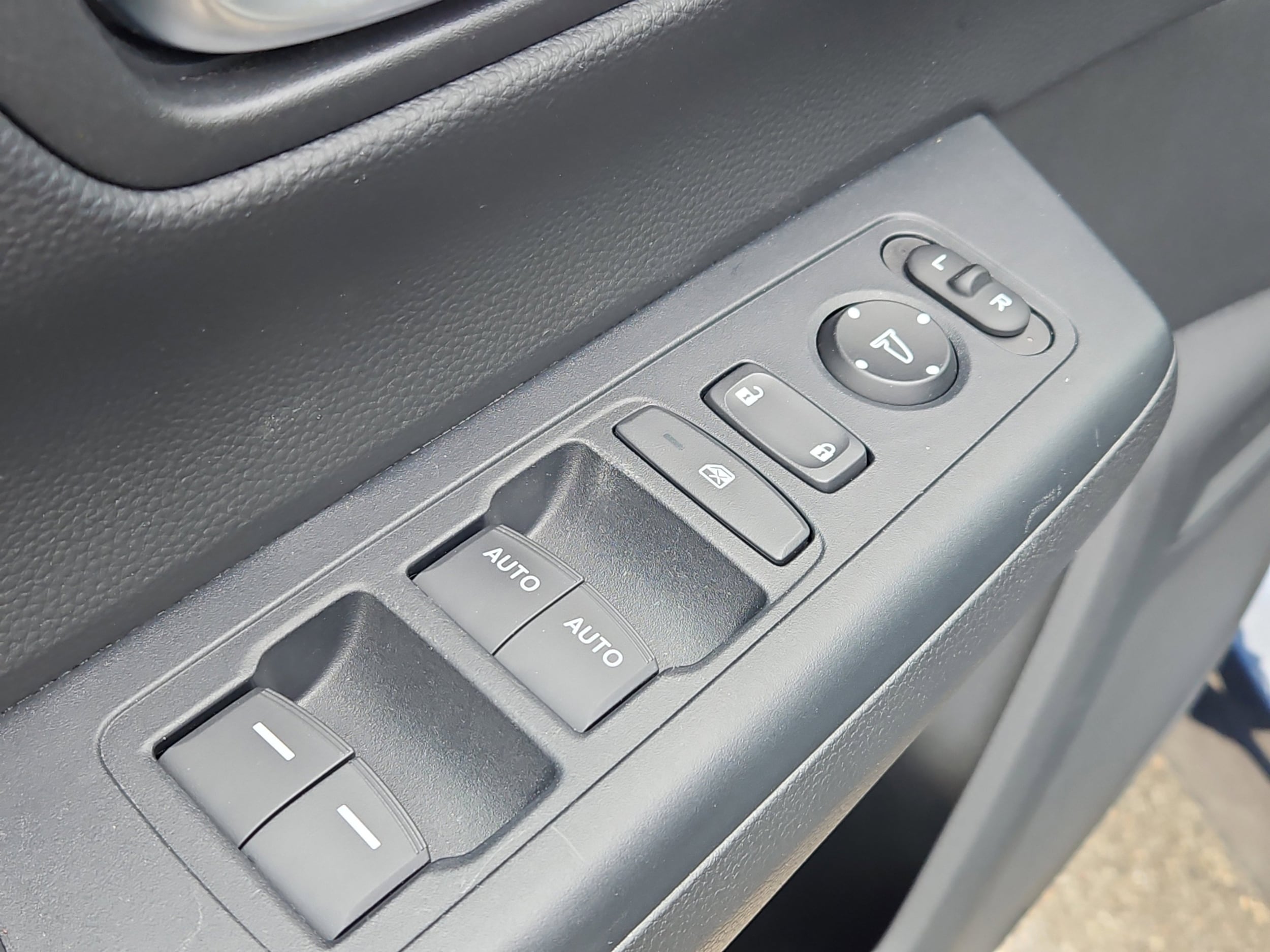 2024 Honda CR-V EX - Photo 19