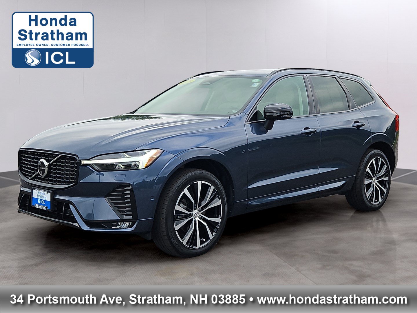 2024 Volvo XC60 B5 Plus Dark Theme AWD's photo