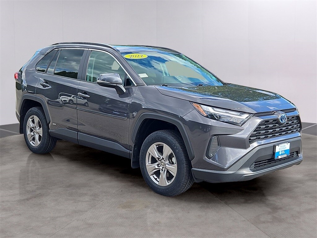 2022 Toyota RAV4 Hybrid XLE photo 3