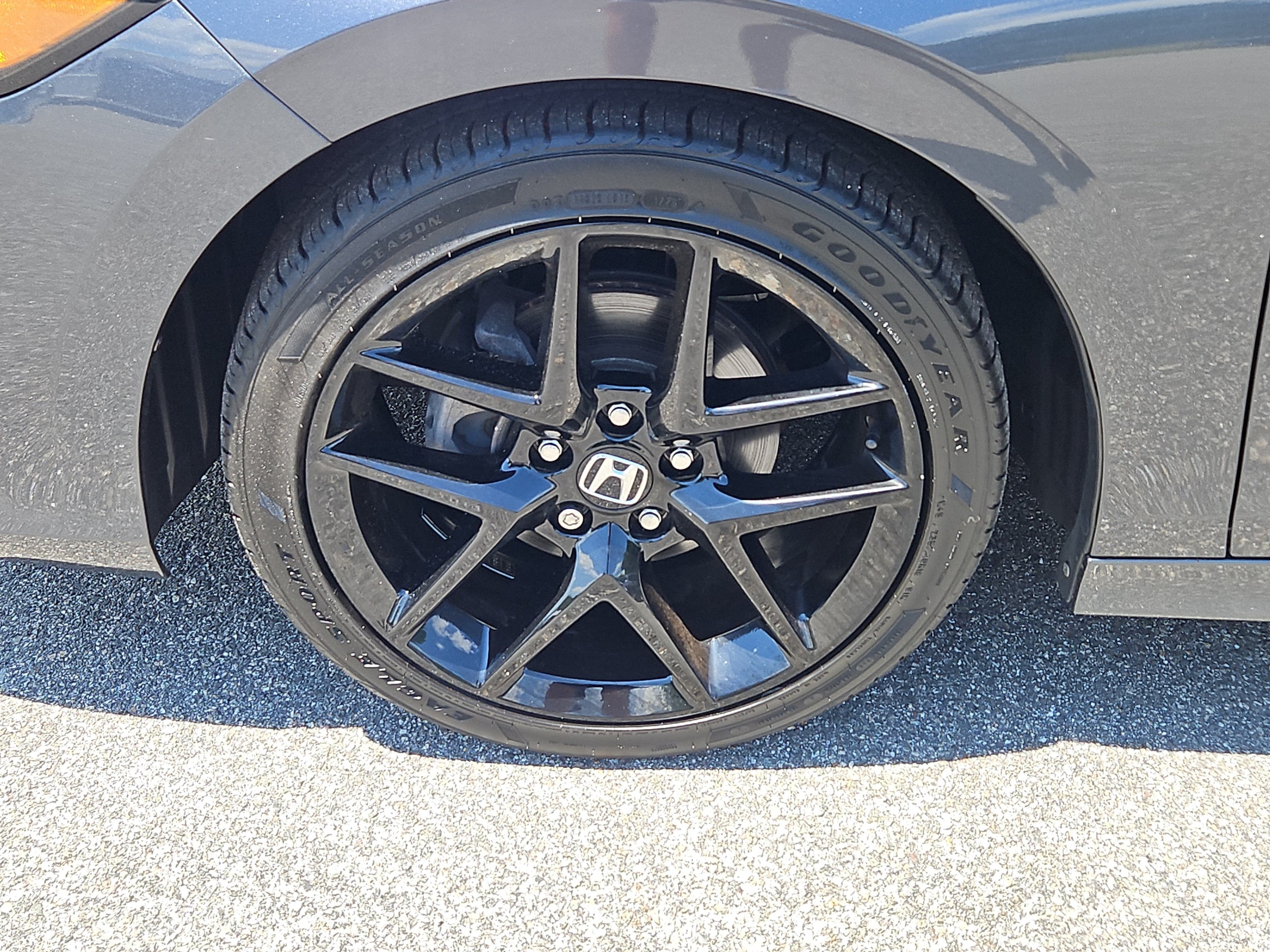 2023 Honda Civic Sport - Photo 2