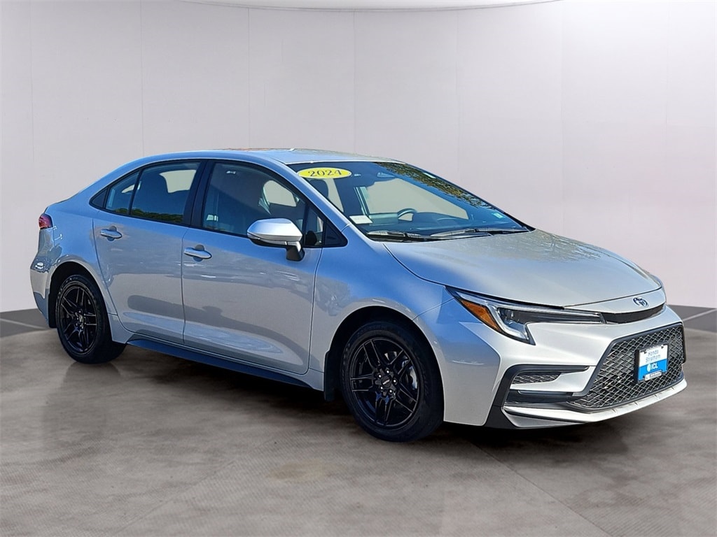 Used 2024 Toyota Corolla SE Sedan
