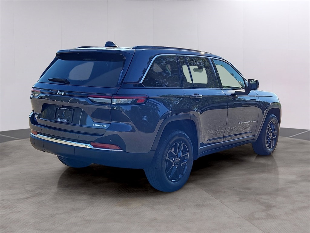 Used 2025 Jeep Grand Cherokee Laredo SUV
