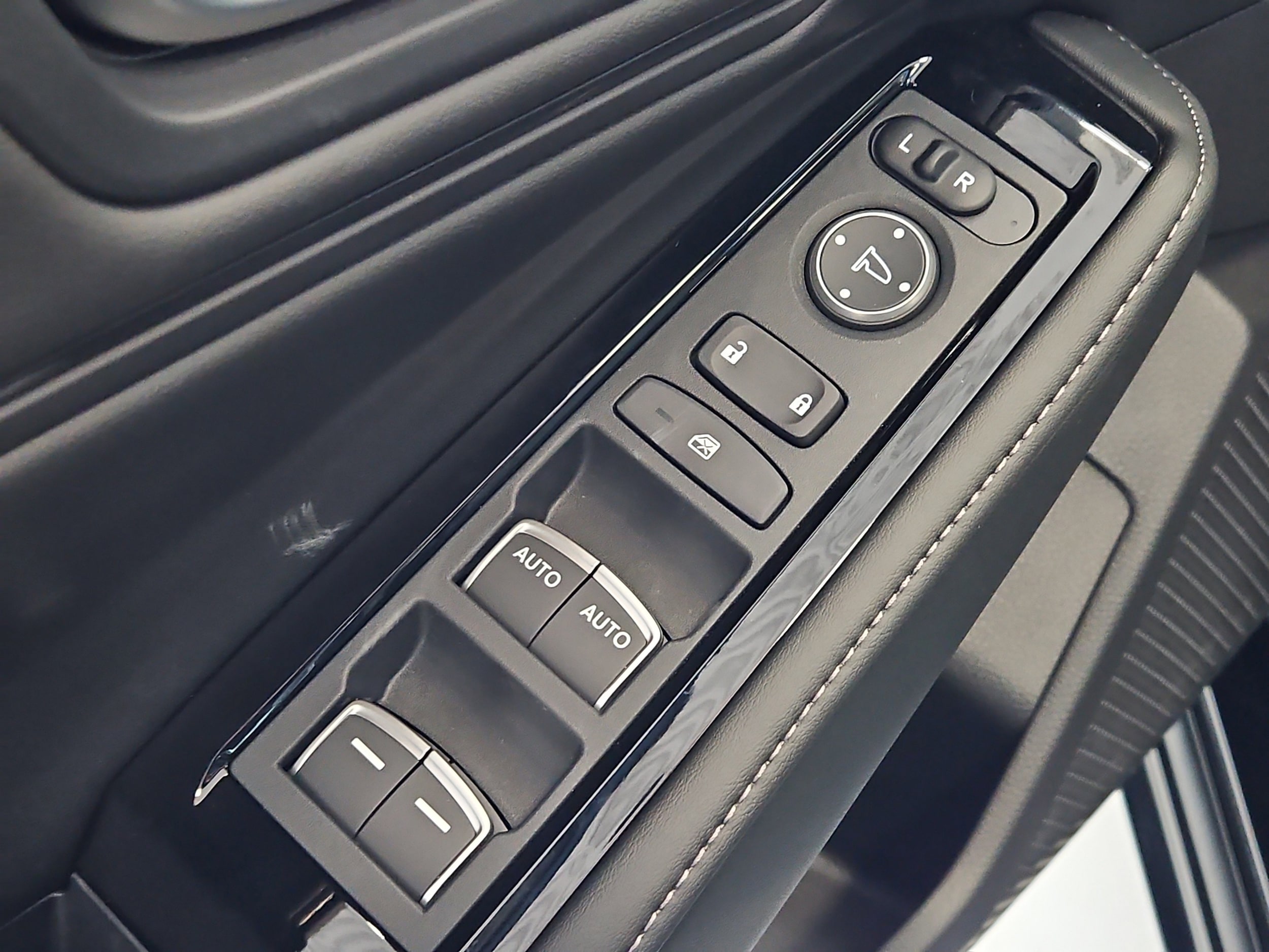 2025 Honda Accord Hybrid Touring - Photo 19