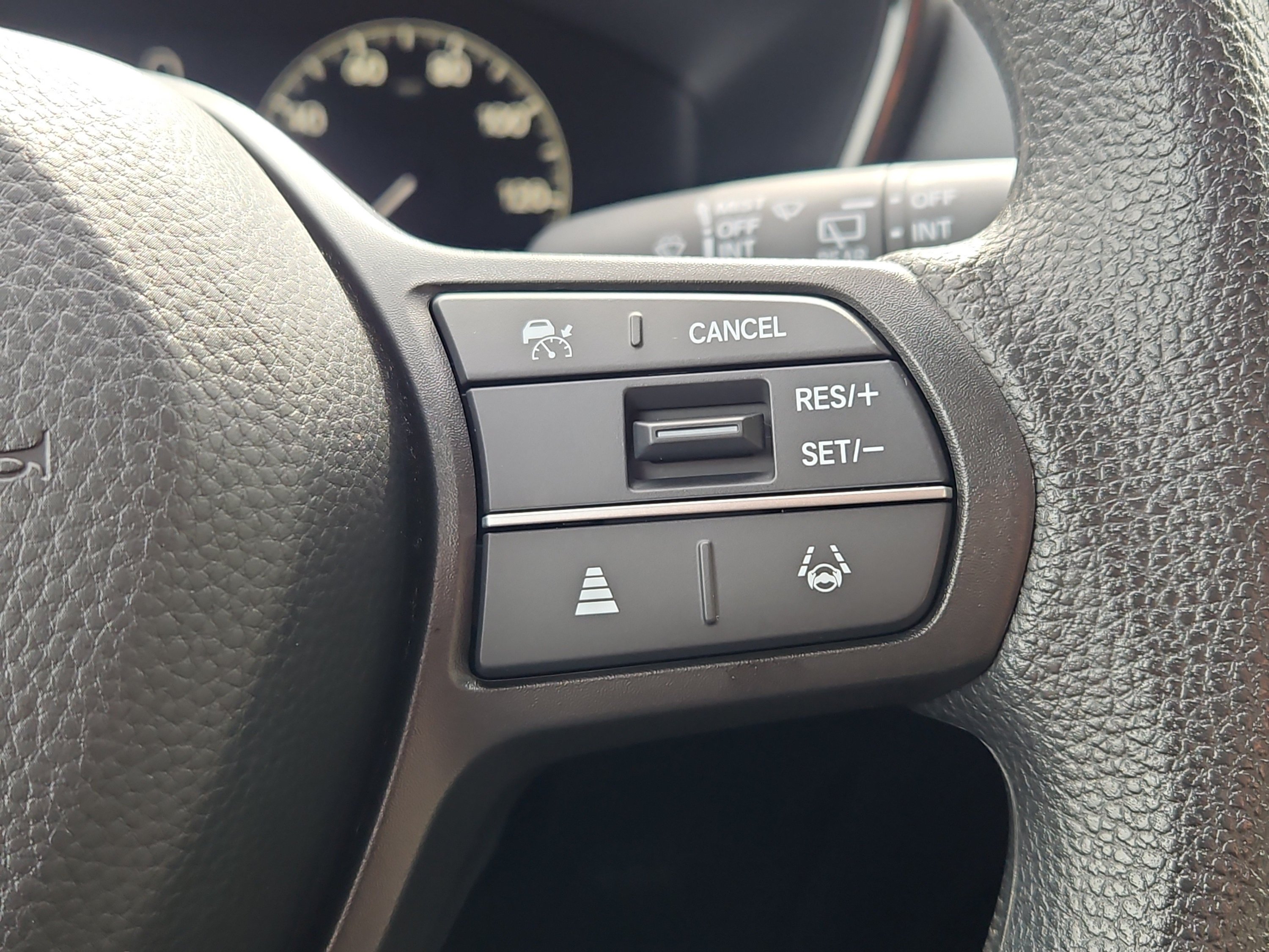2025 Honda CR-V LX - Photo 13