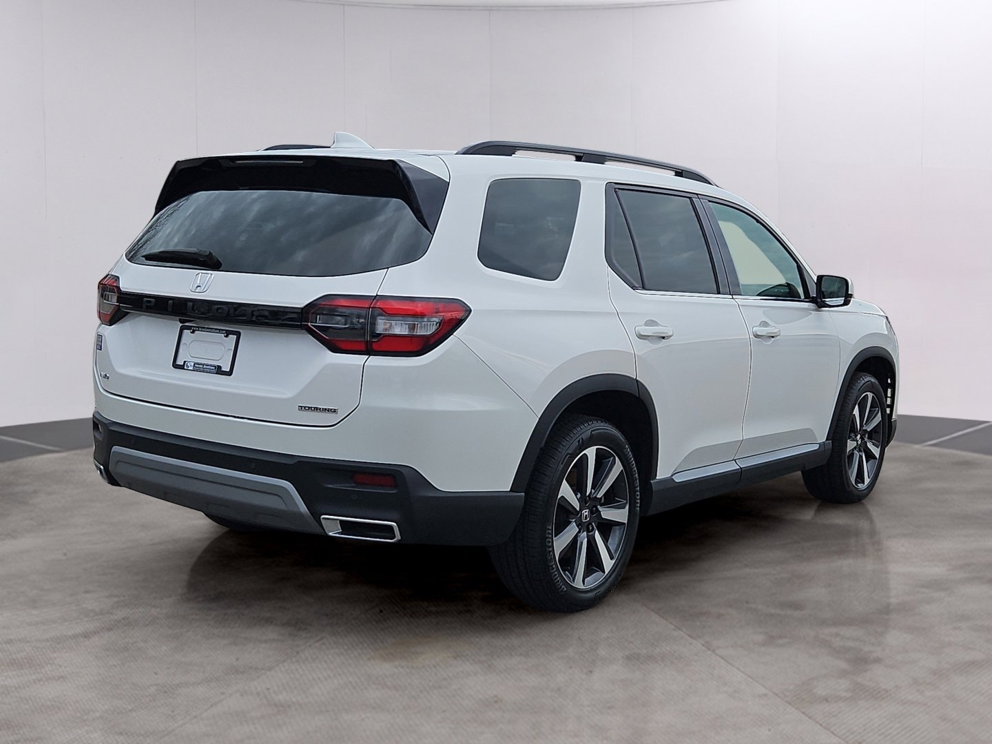 2024 Honda Pilot Touring - Photo 2