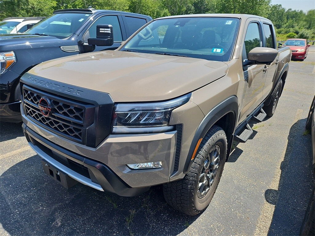 2023 Nissan Frontier PRO-4X photo 3