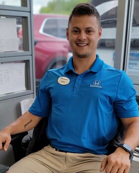 Staff member Zach Bradley-Galipeau from ID_4330b633de12