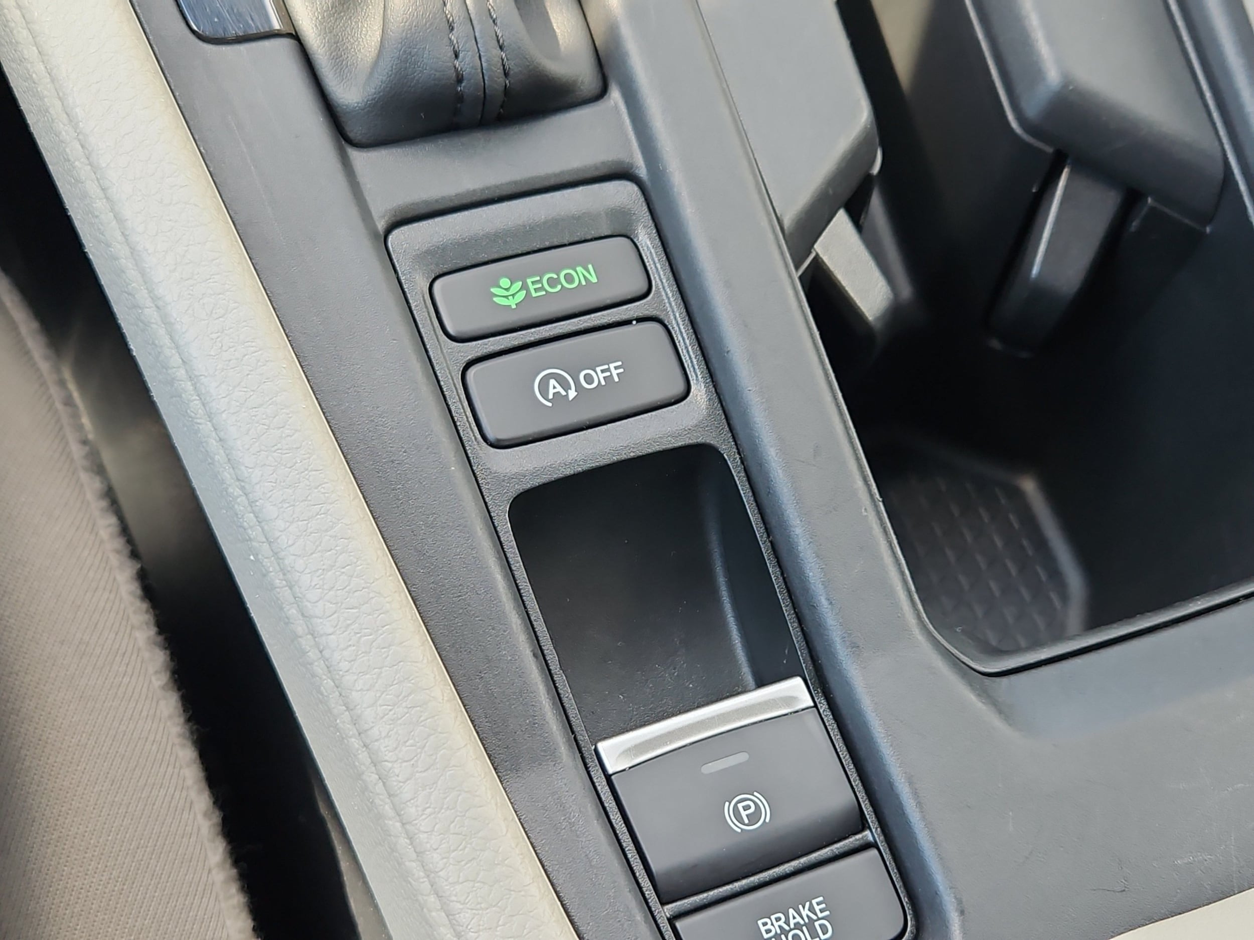 2024 Honda Accord LX - Photo 9
